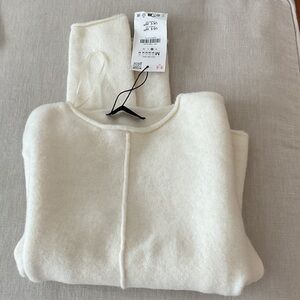 Zara Cream Crew Neck Sweater